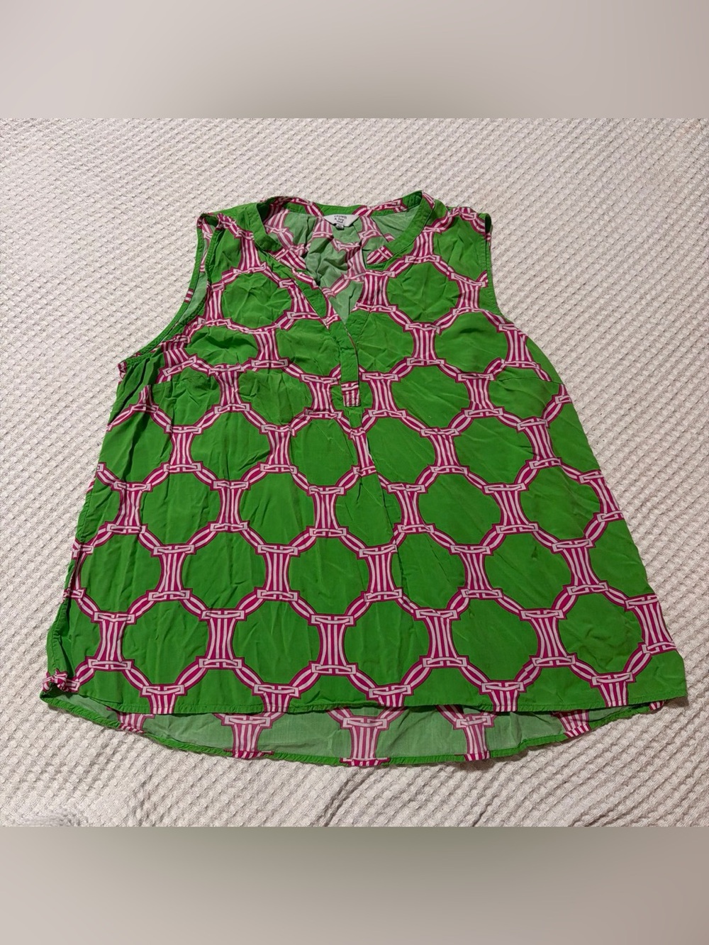 crown & ivy Green Sleeveless Geometric Tank with Pink Accents